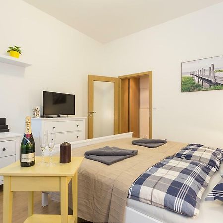 Perunova Apartments Praha Bagian luar foto