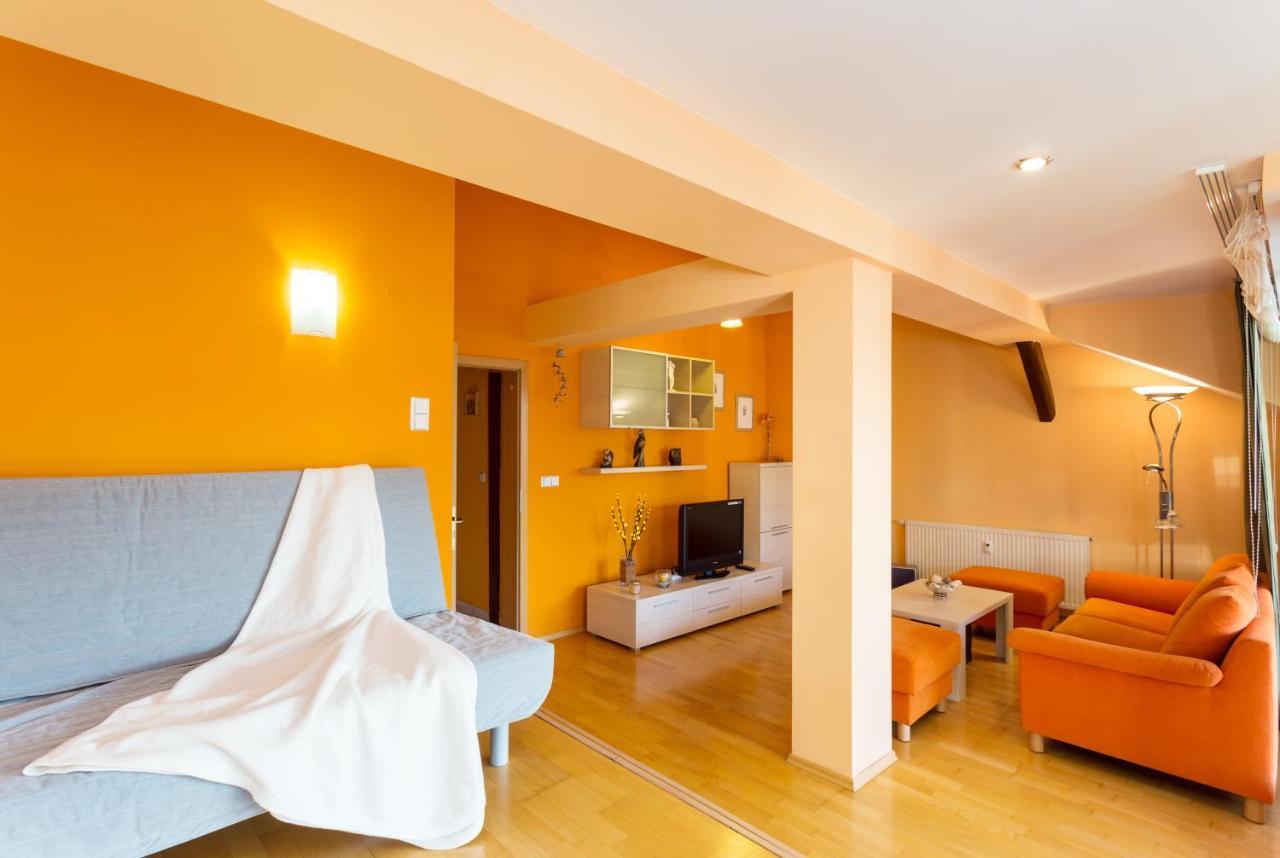 Perunova Apartments Praha Bagian luar foto